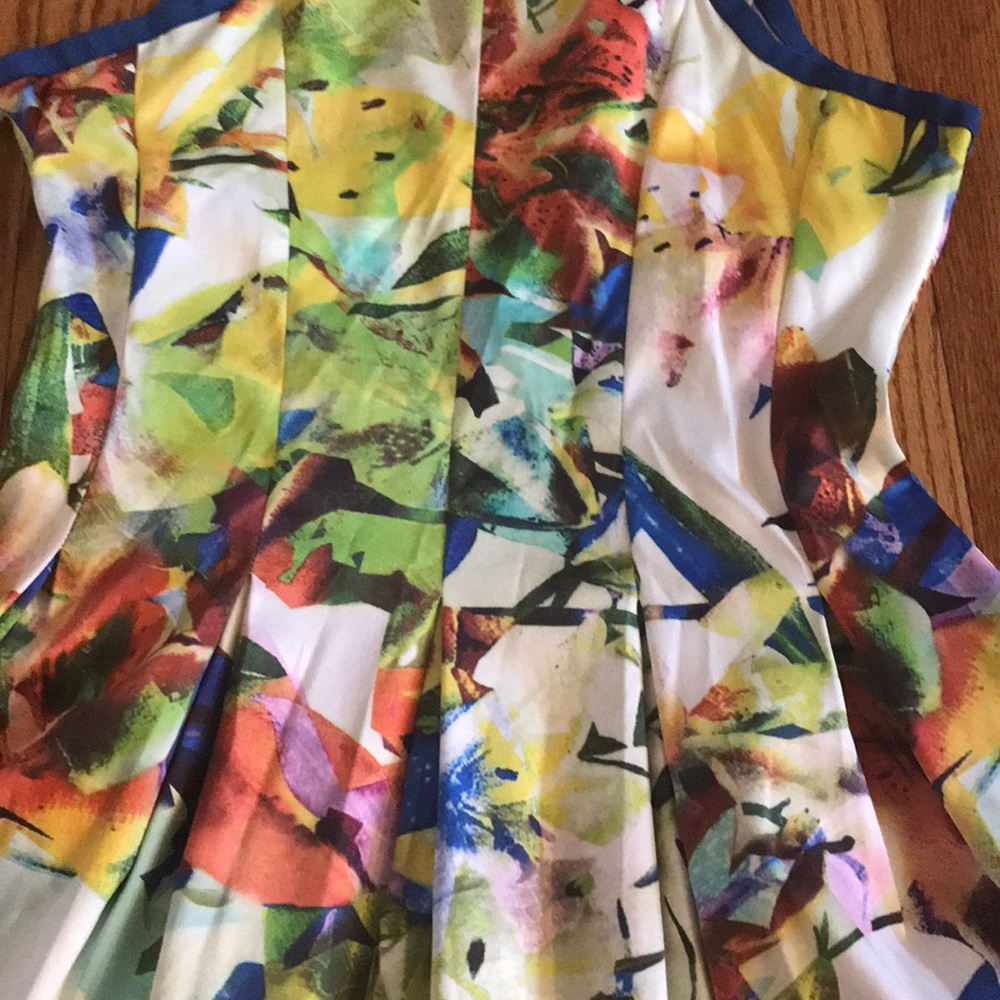 Dress - Picture 3 of 4